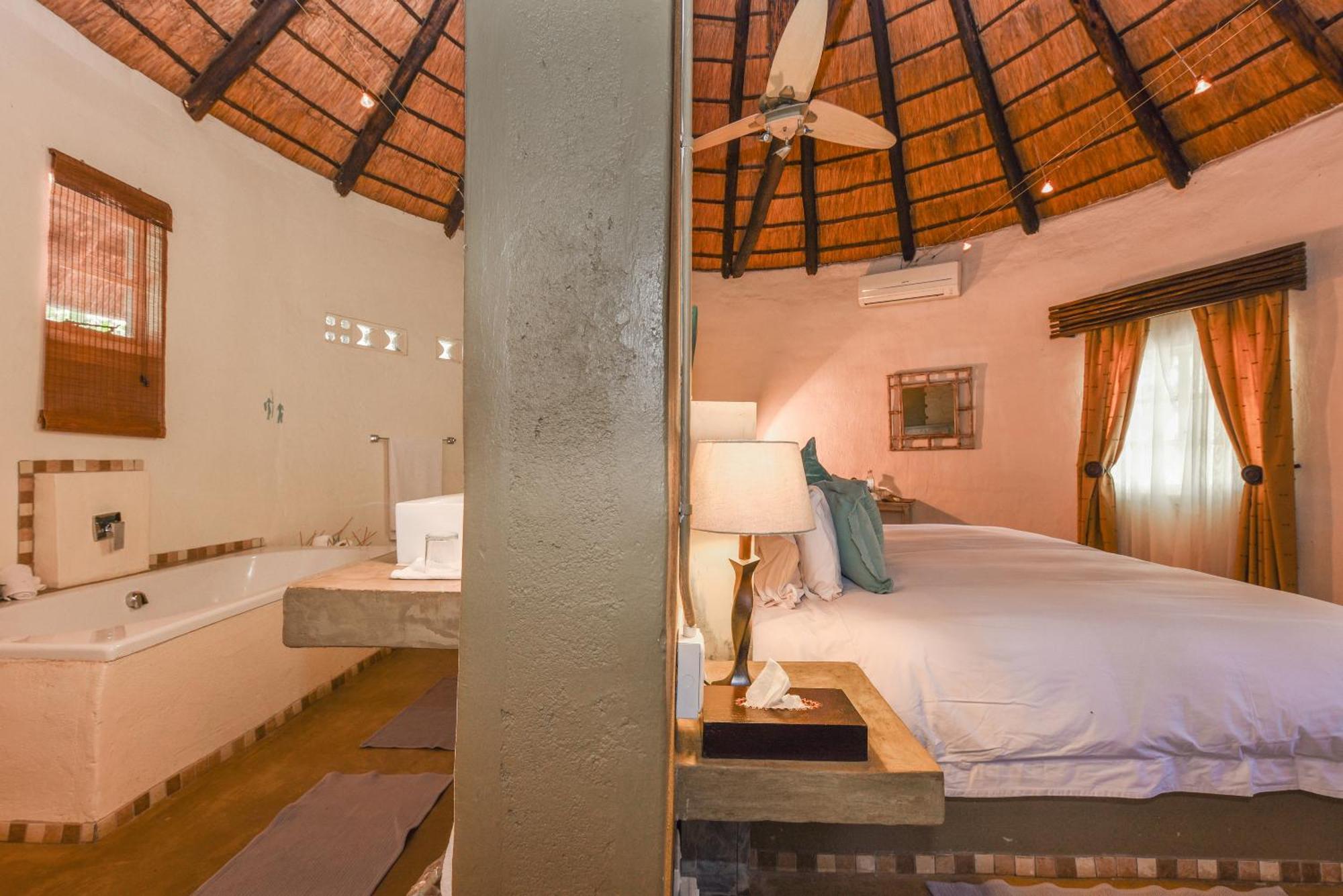 Mziki Safari Lodge Vaaldam Номер фото